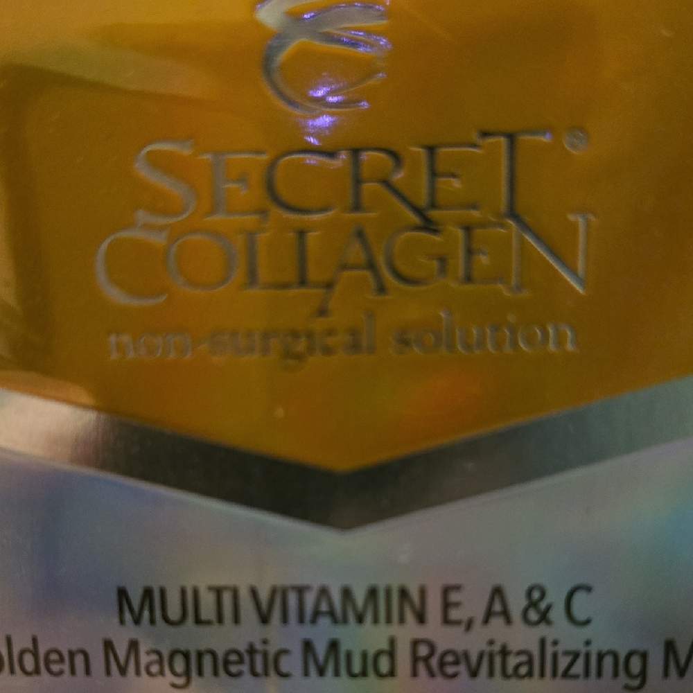 Golden Magnetic Mud Revitalizing Mask